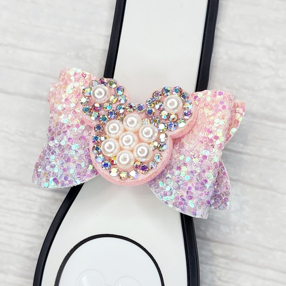 Pretty as an Ombre Pearl Magic Band Bow - Picture 2 of 4